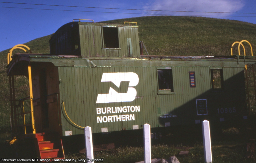 BN Caboose #10965 - Burlington Northern